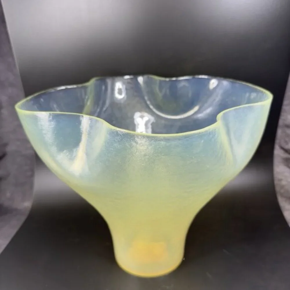 Murano Glass Vase Vessel Yellow Opalescent Venetian Italian Glass New W Tag‎ 9in